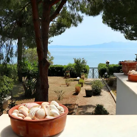 Дом отдыха Ekatis Seacoast Nest Ливанатес