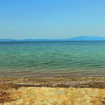 Ekatis Seacoast Nest Holiday home Livanatai